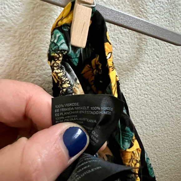 sunflower pants 🌻 - Picture 3 of 4